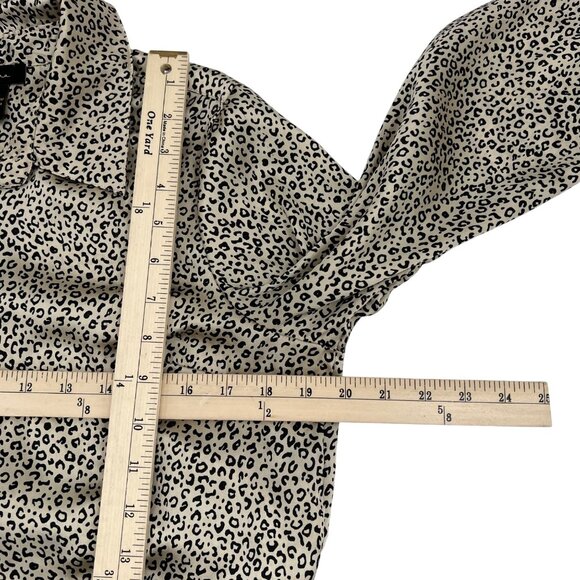 Japna Women's Leopard Print Button-Up Shirt size Medium Long Sleeve Black White - Picture 5 of 6